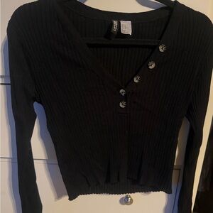 H&M Black Ribbed Long Sleeve Henley Crop Top
